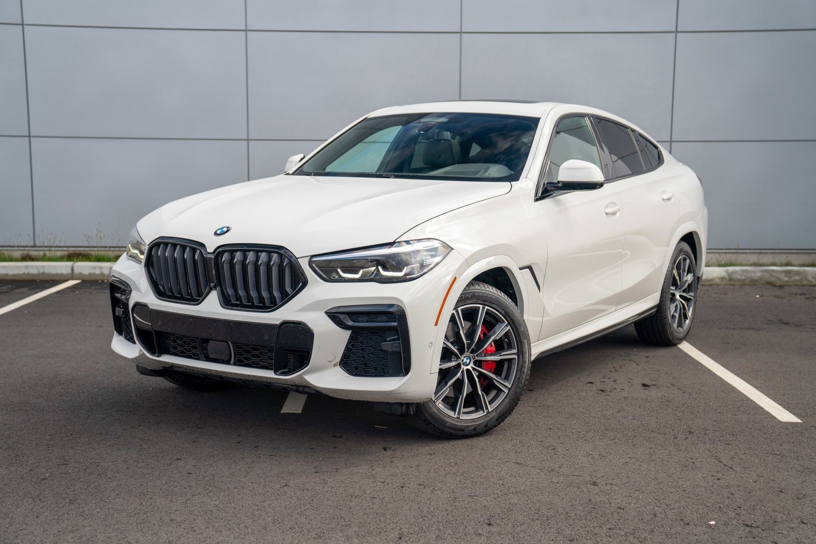 2023 BMW X6 xDrive40i's photo