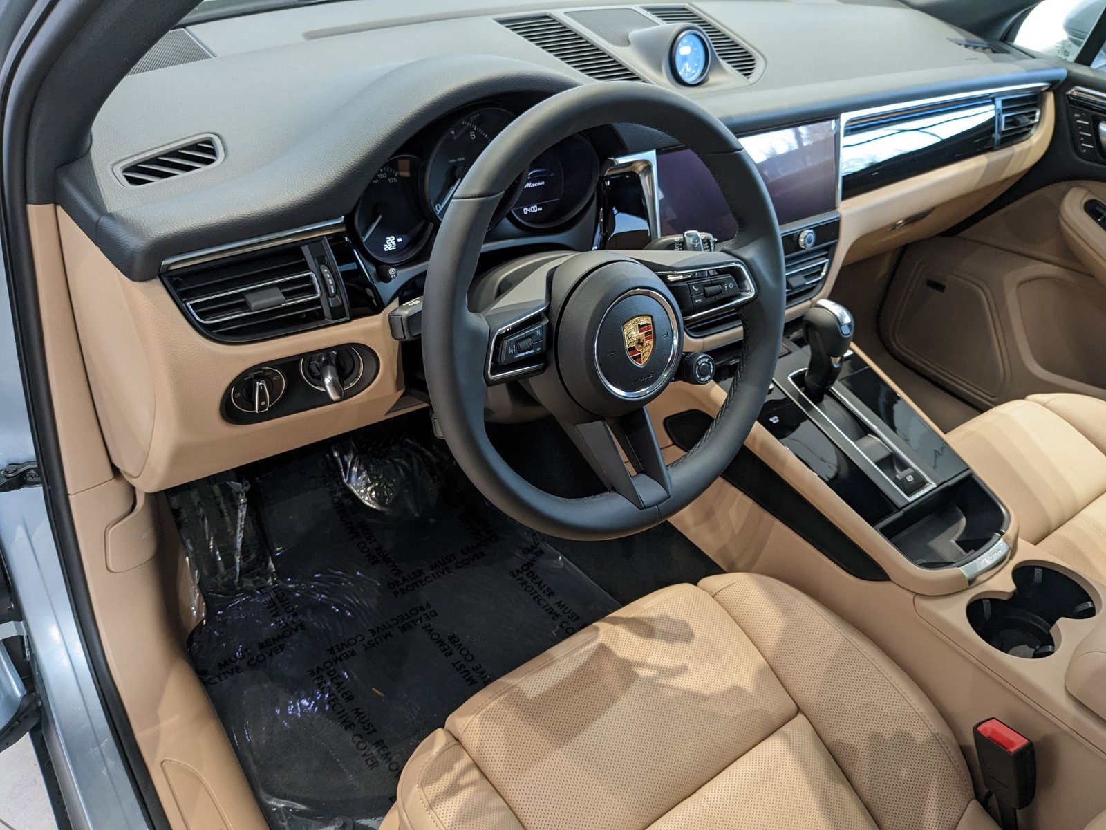 2025 Porsche Macan S photo 4