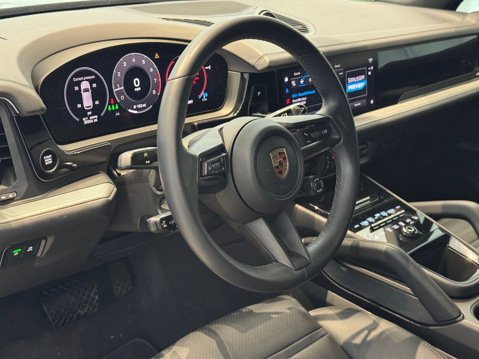 2024 Porsche Cayenne photo 4