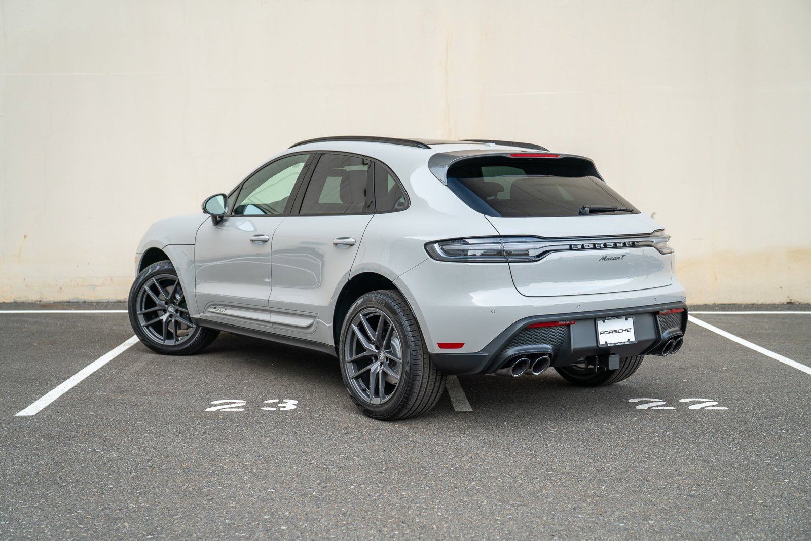 2026 Porsche Macan T photo 3
