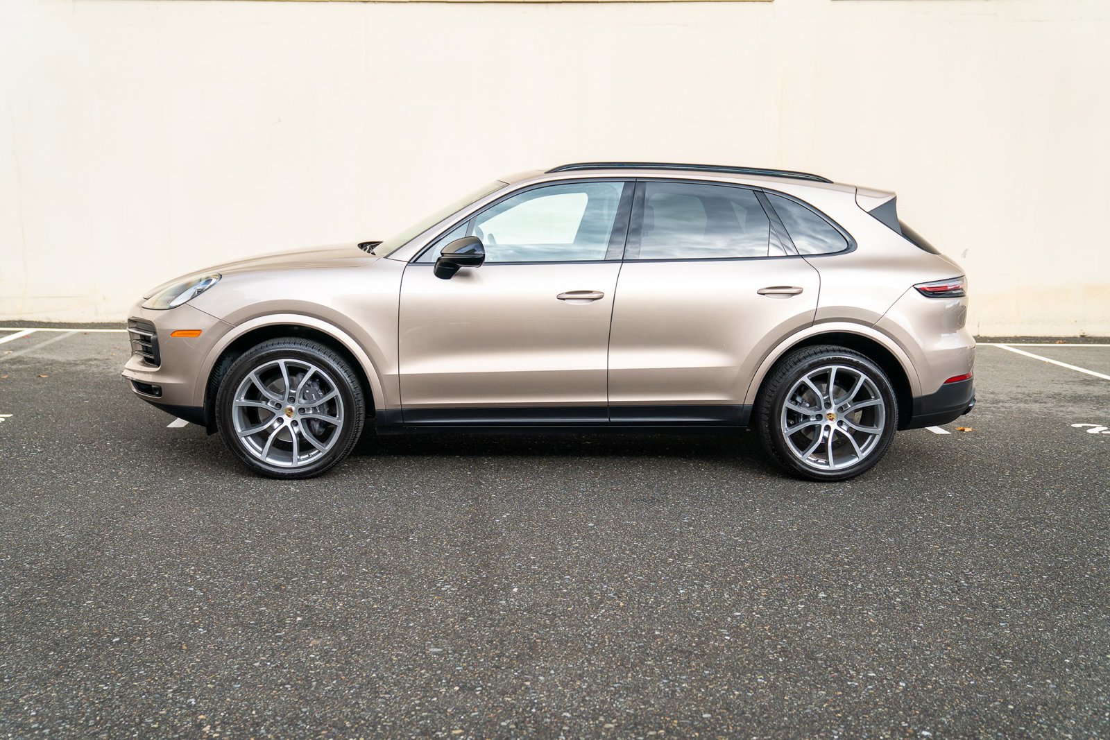 2019 Porsche Cayenne photo 2