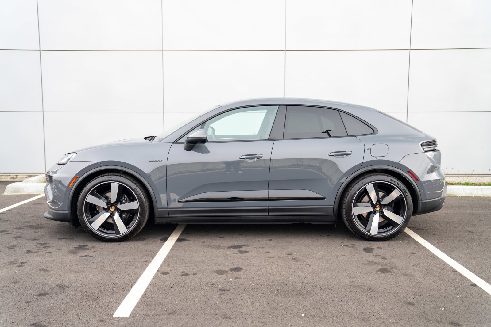 Certified 2025 Porsche Macan Base with VIN WP1AD2XA0SL077970 for sale in Bellevue, WA
