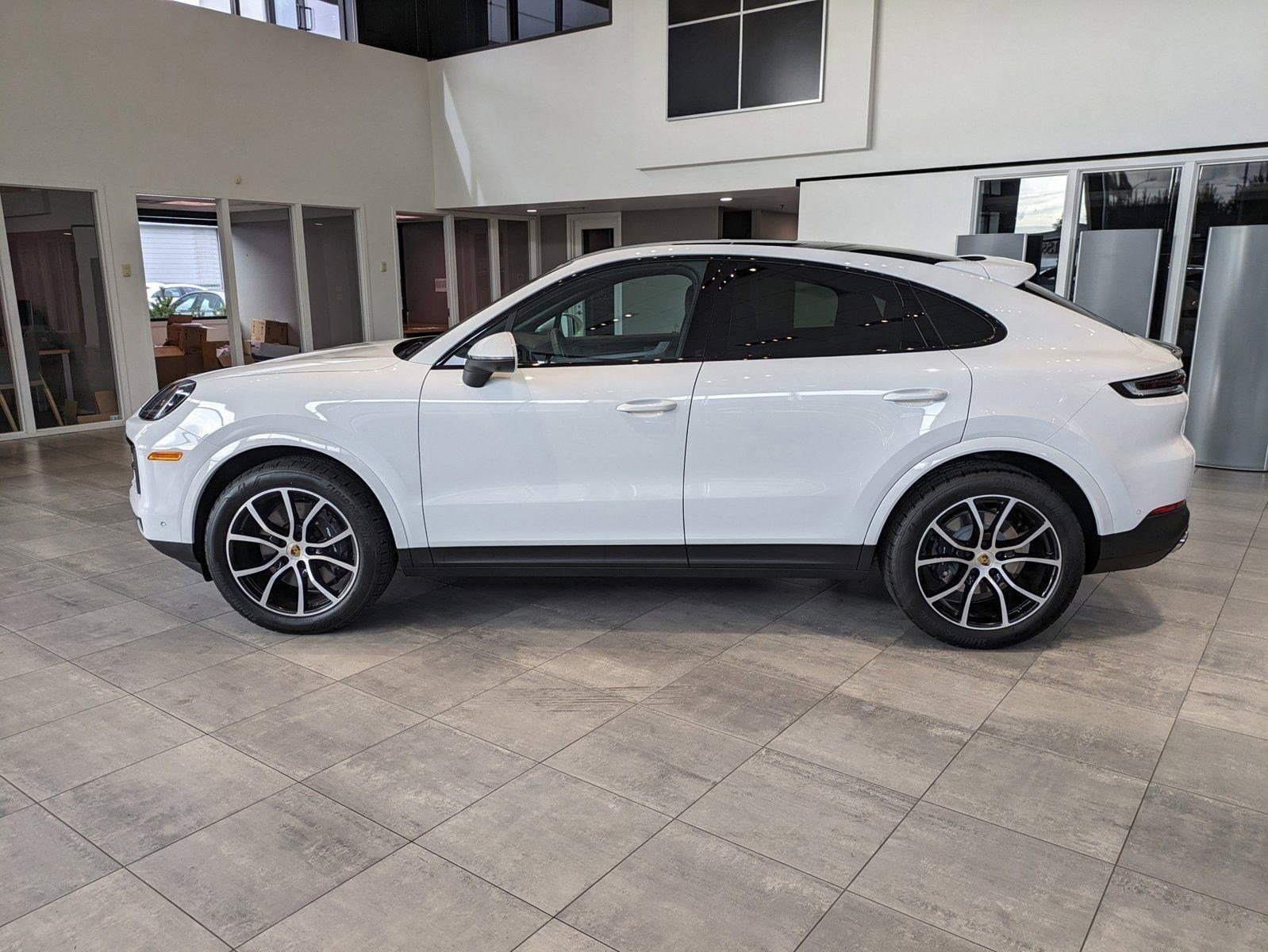 2024 Porsche Cayenne Coupe photo 2