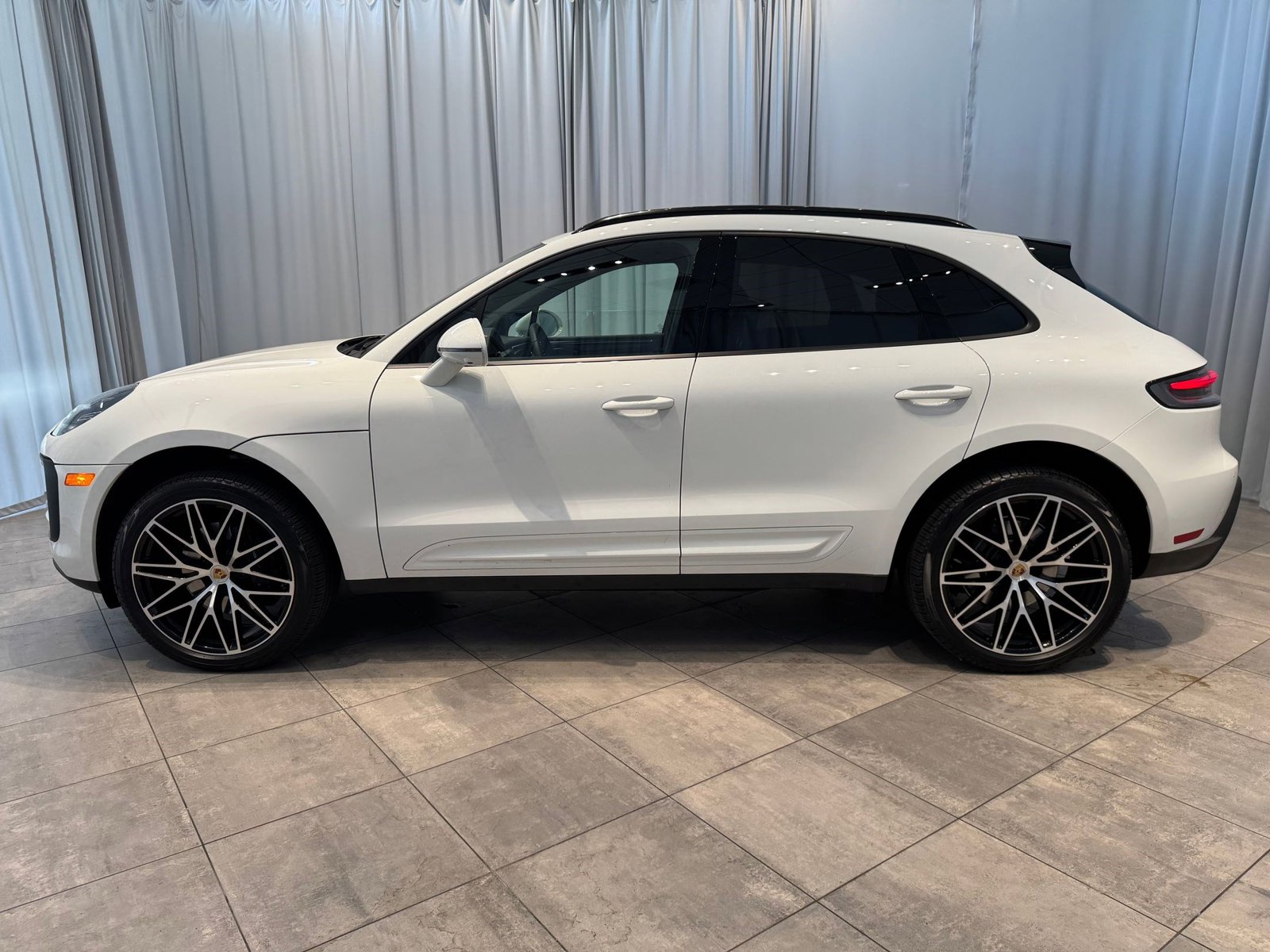Certified 2024 Porsche Macan Base with VIN WP1AA2A52RLB21016 for sale in Bellevue, WA
