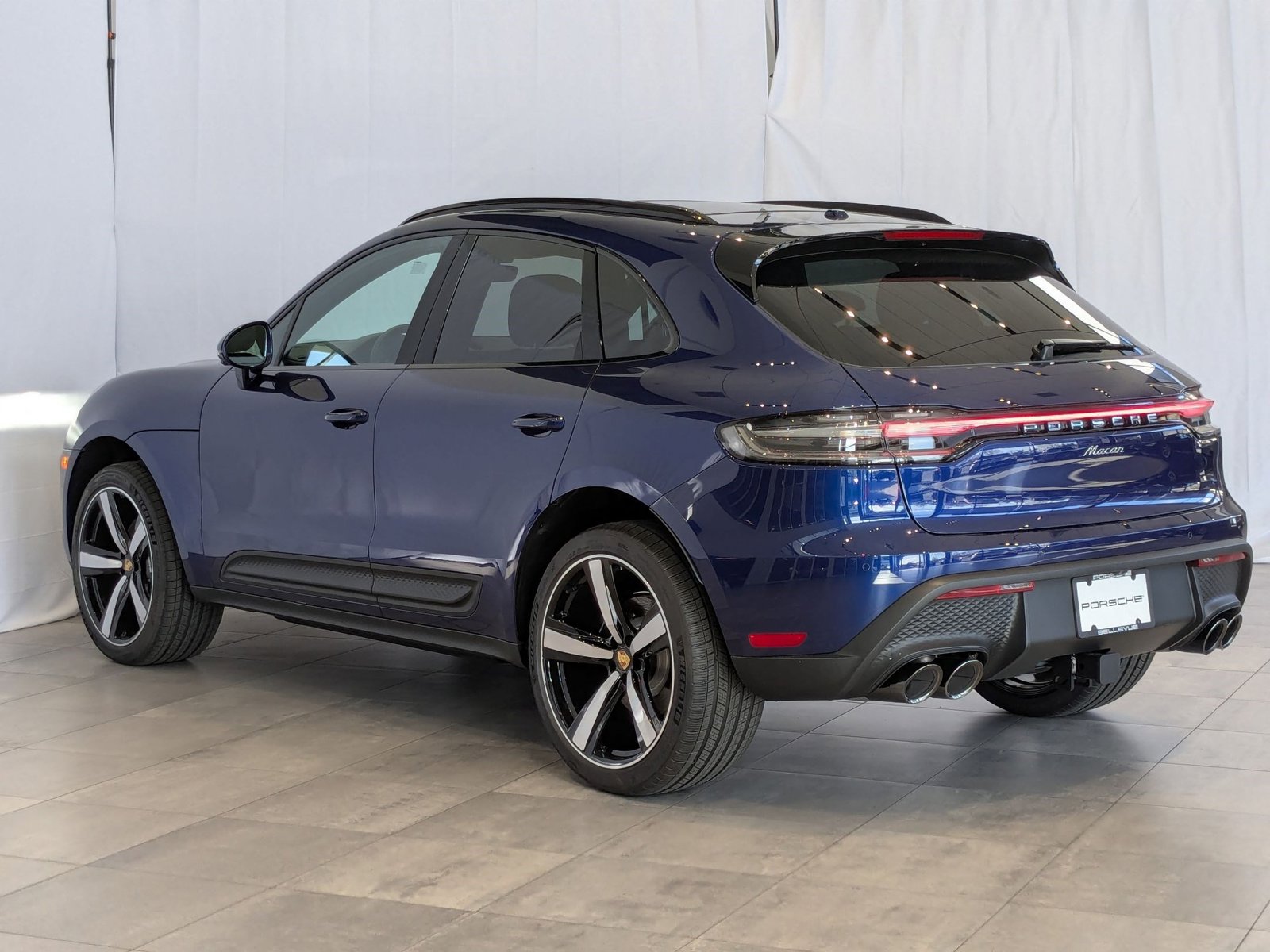 2025 Porsche Macan T photo 3