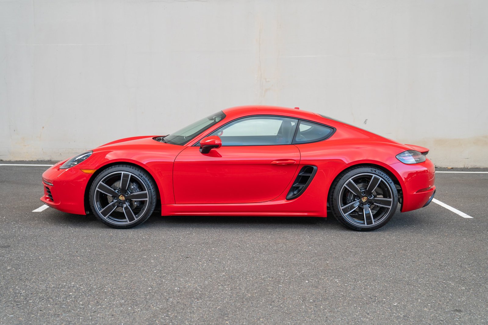 2025 Porsche Cayman photo 2