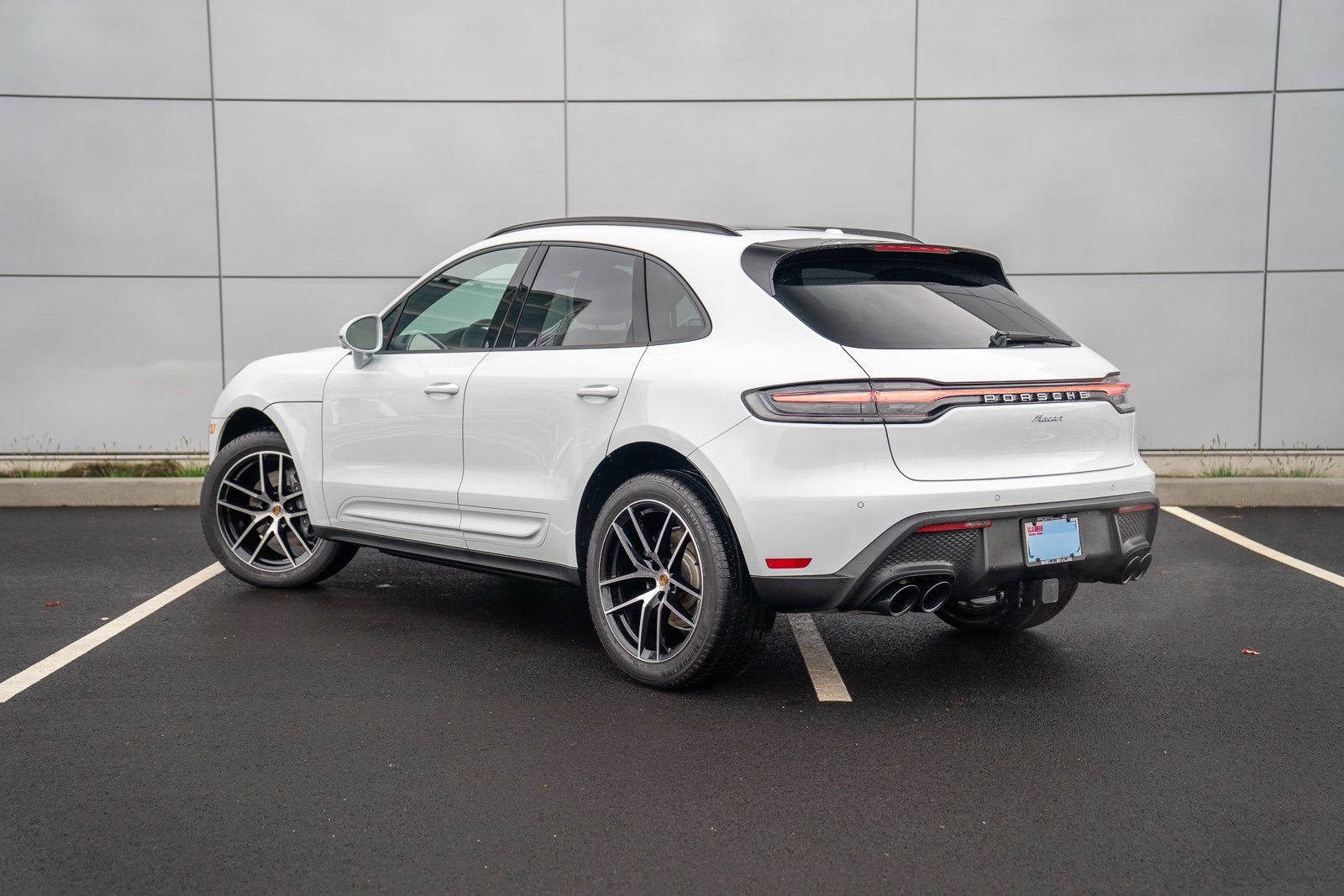 2025 Porsche Macan S photo 3