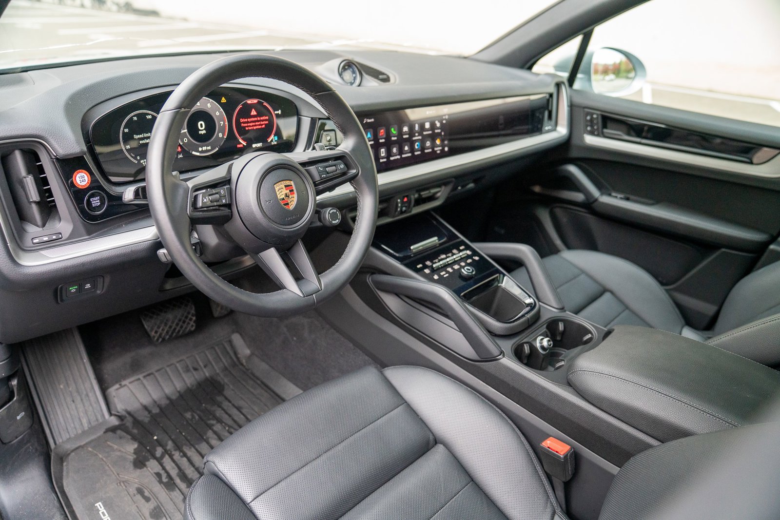 2024 Porsche Cayenne photo 4