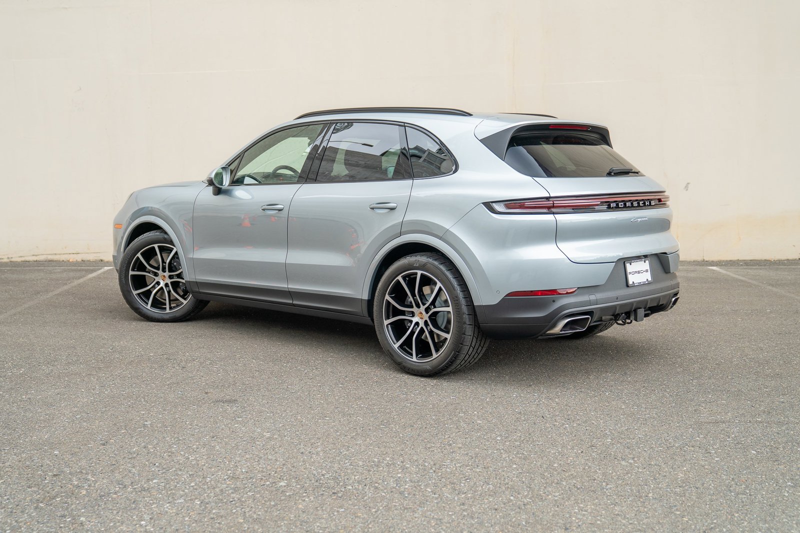 2025 Porsche Cayenne photo 3