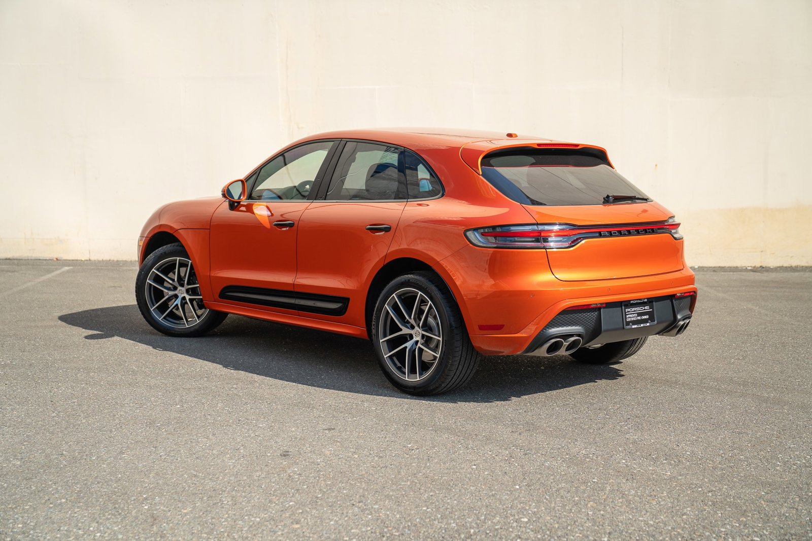 2025 Porsche Macan S photo 3