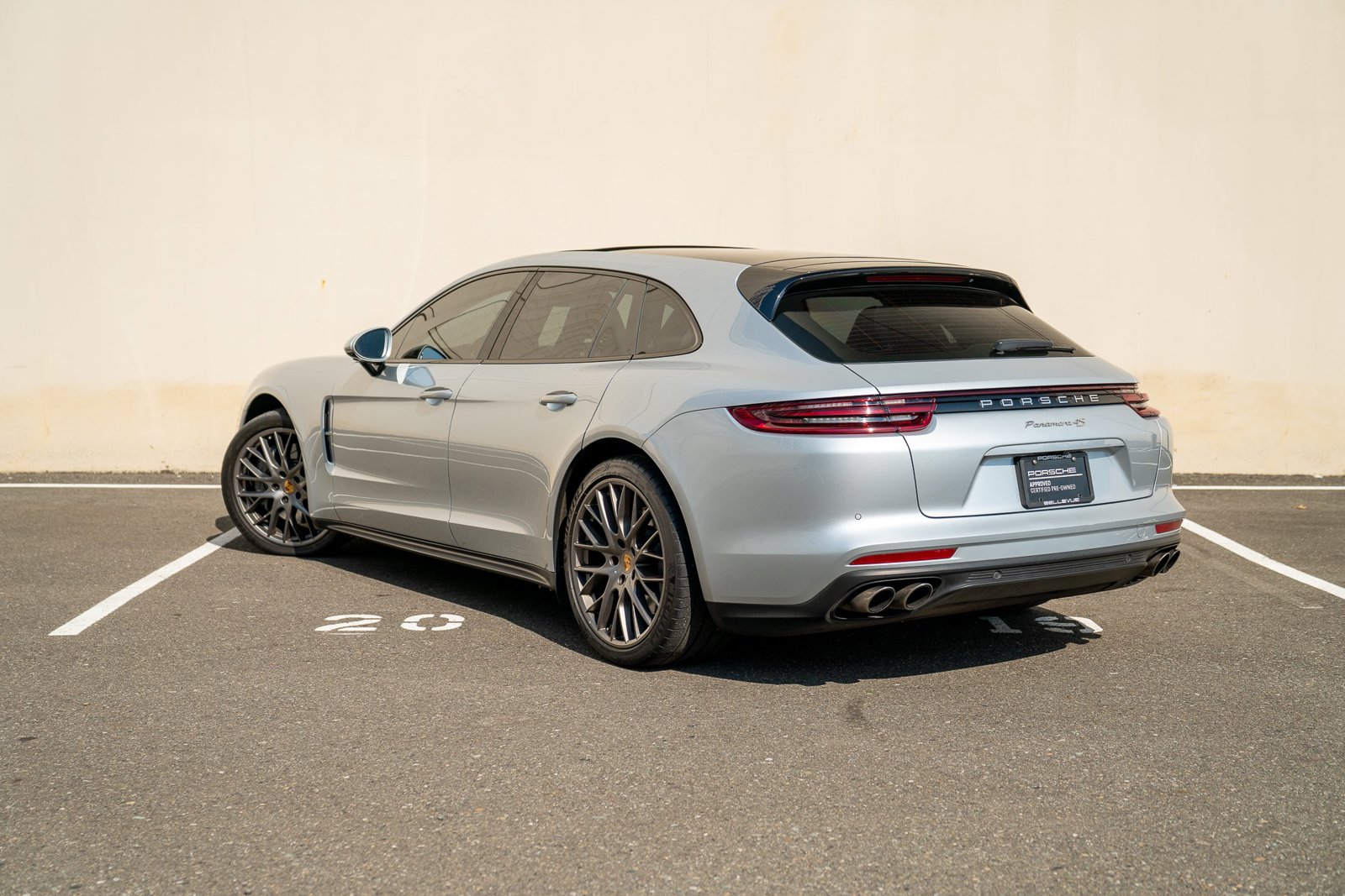 2018 Porsche Panamera Sport Turismo 4S photo 3