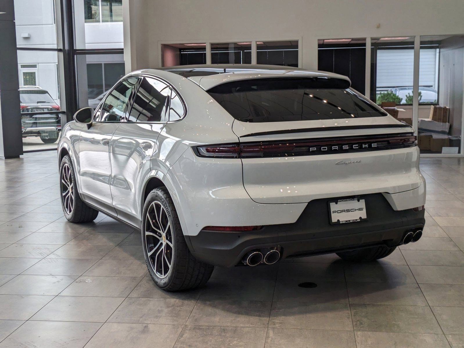 2024 Porsche Cayenne Coupe photo 3