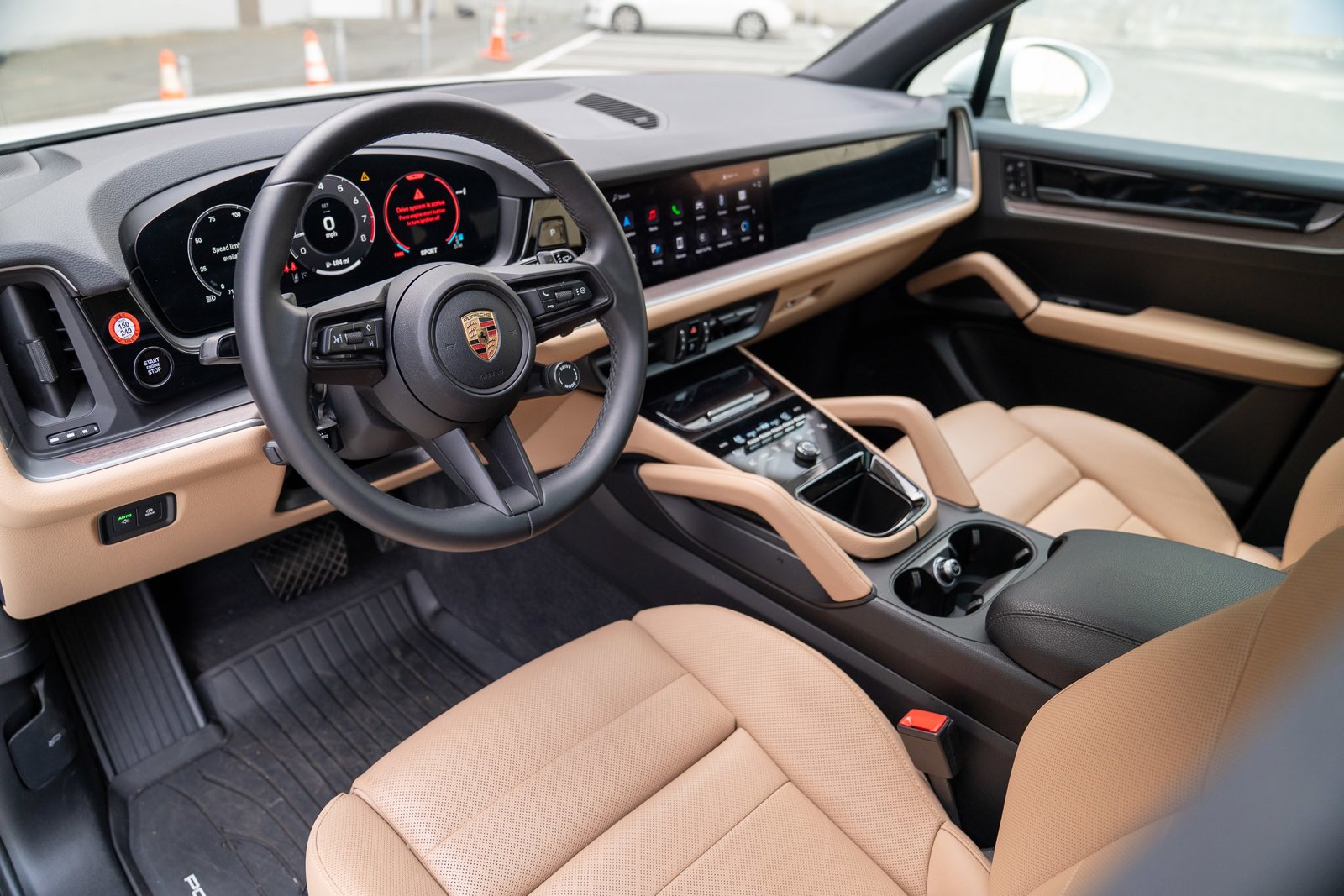 2025 Porsche Cayenne photo 2