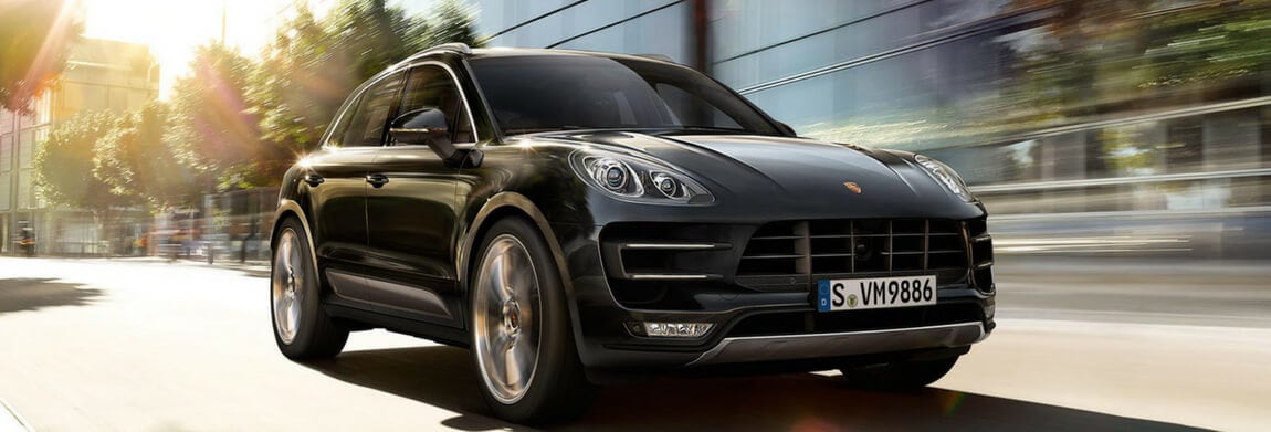 2018 Porsche Macan front 3/4 view