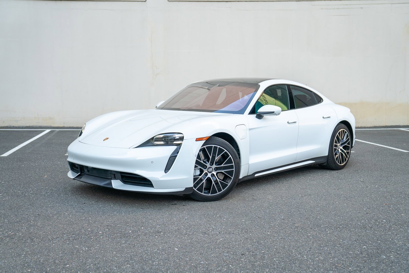 2020 Porsche Taycan Turbo's photo