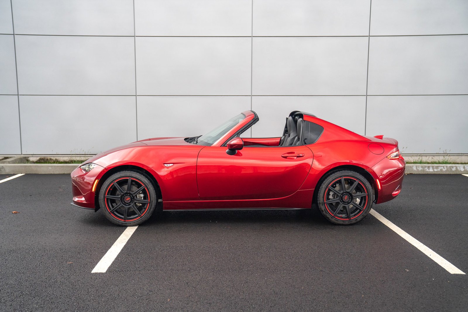 2023 Mazda MX-5 Miata Miata RF Grand Touring photo 2