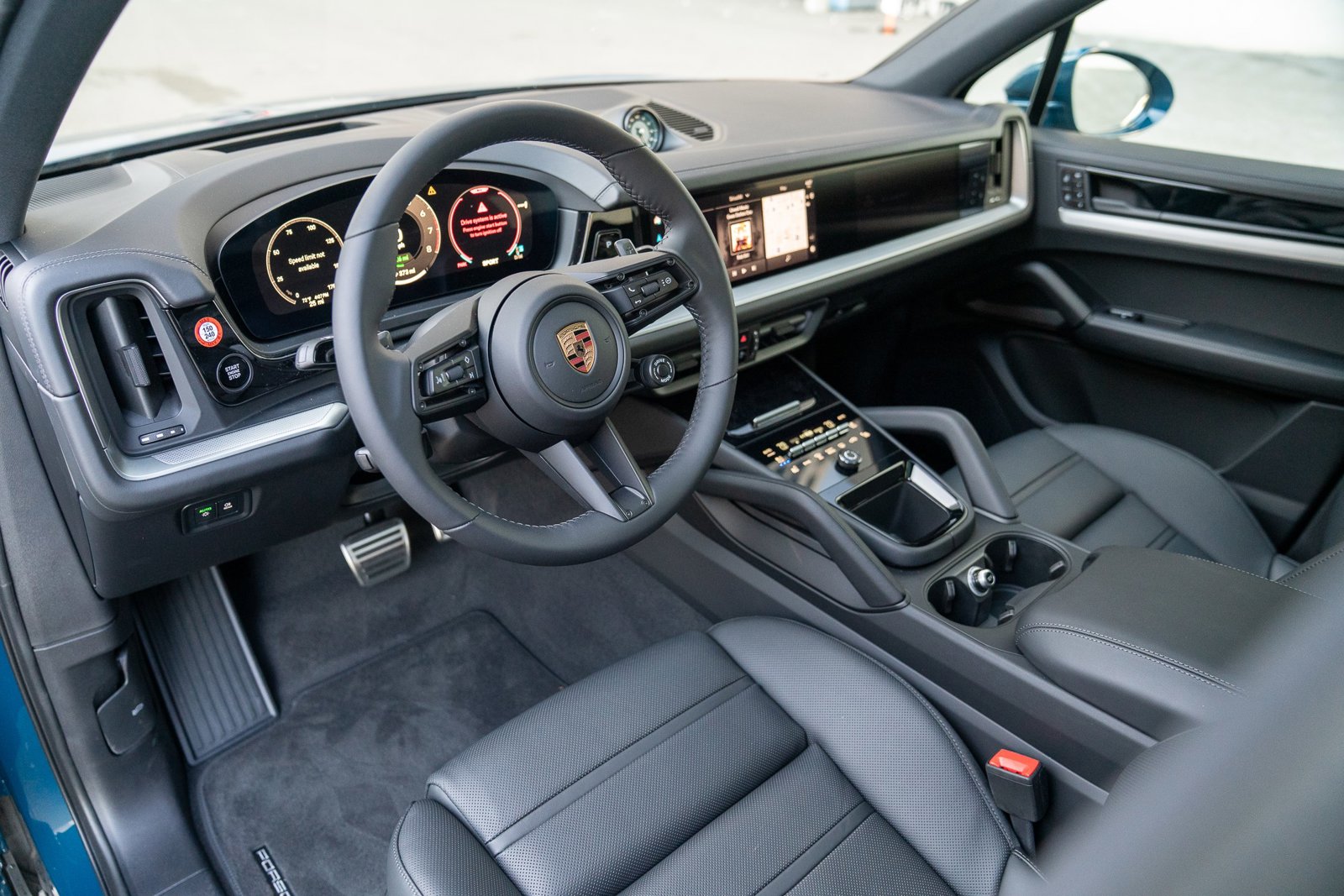 2025 Porsche Cayenne E-Hybrid photo 4