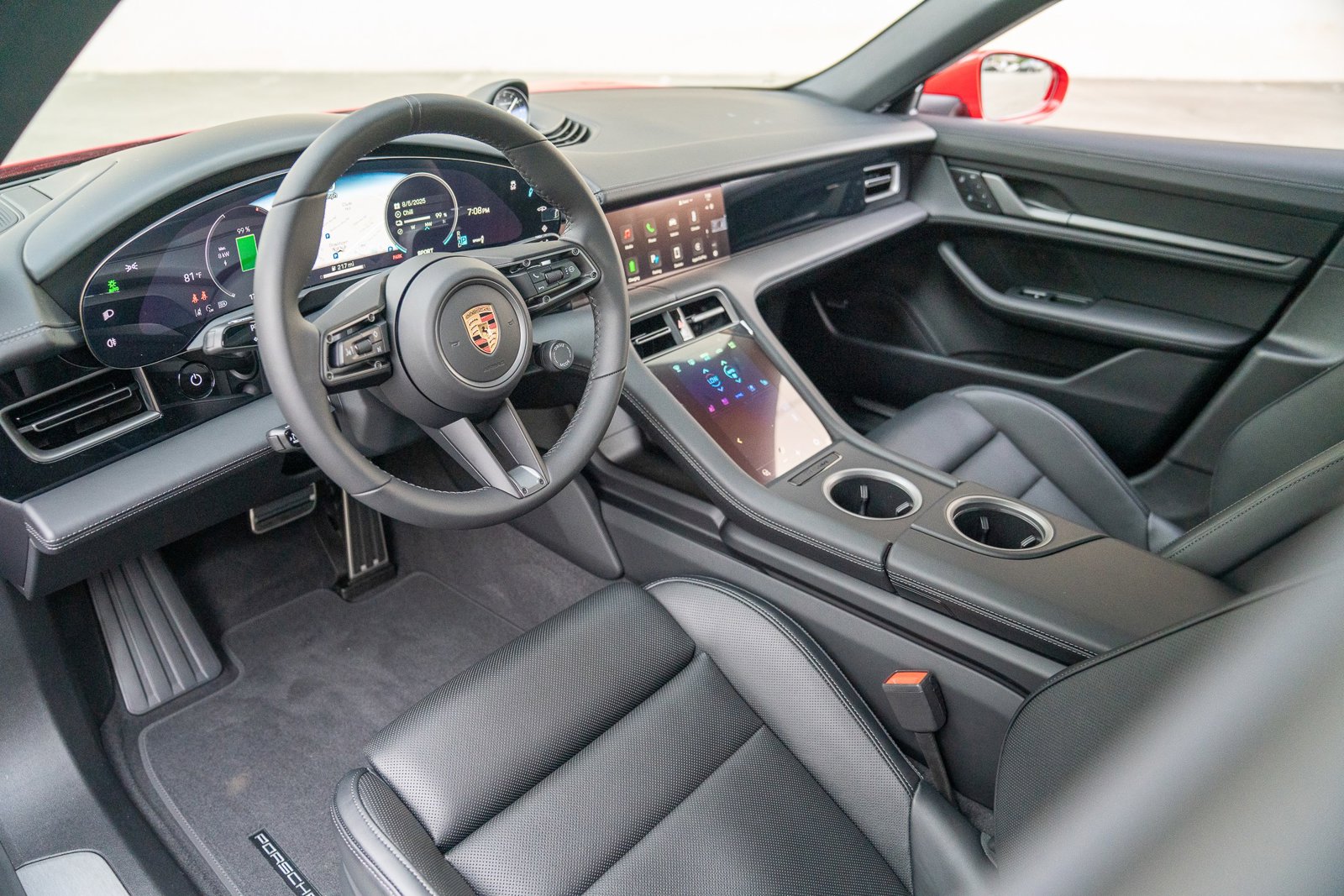 2025 Porsche Taycan 4 photo 4