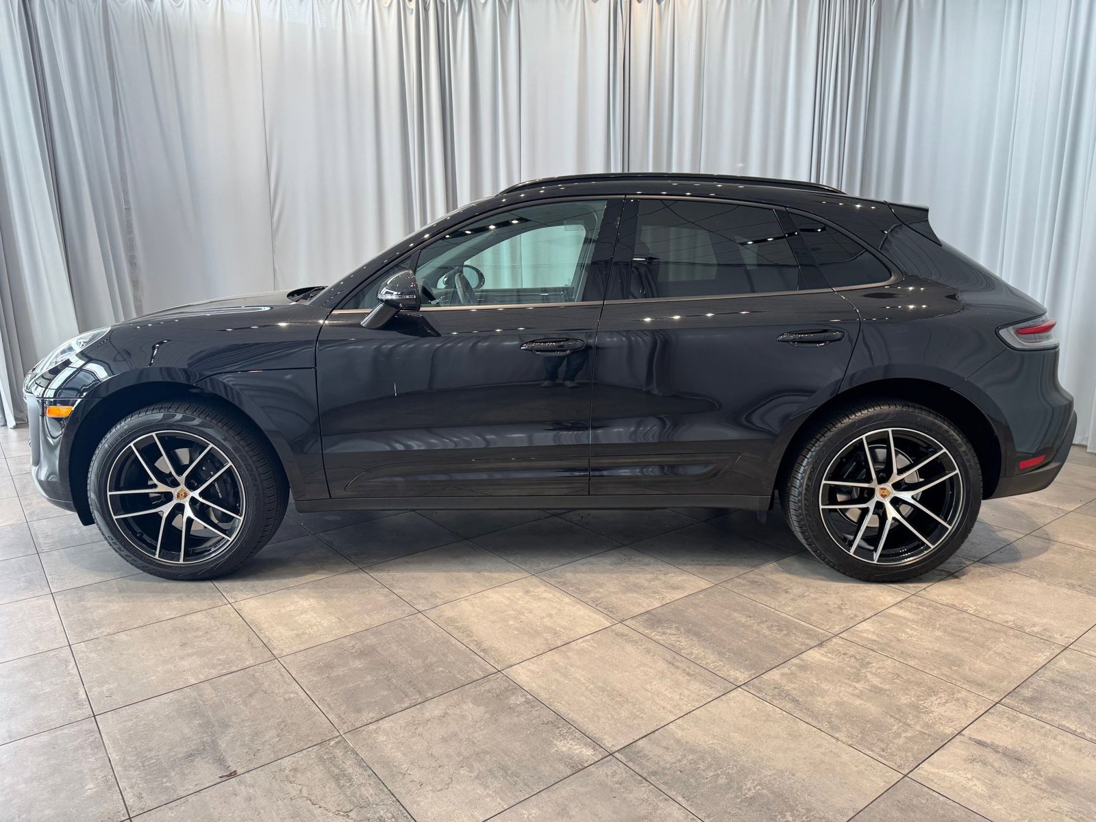 Certified 2024 Porsche Macan Base with VIN WP1AA2A51RLB21508 for sale in Bellevue, WA