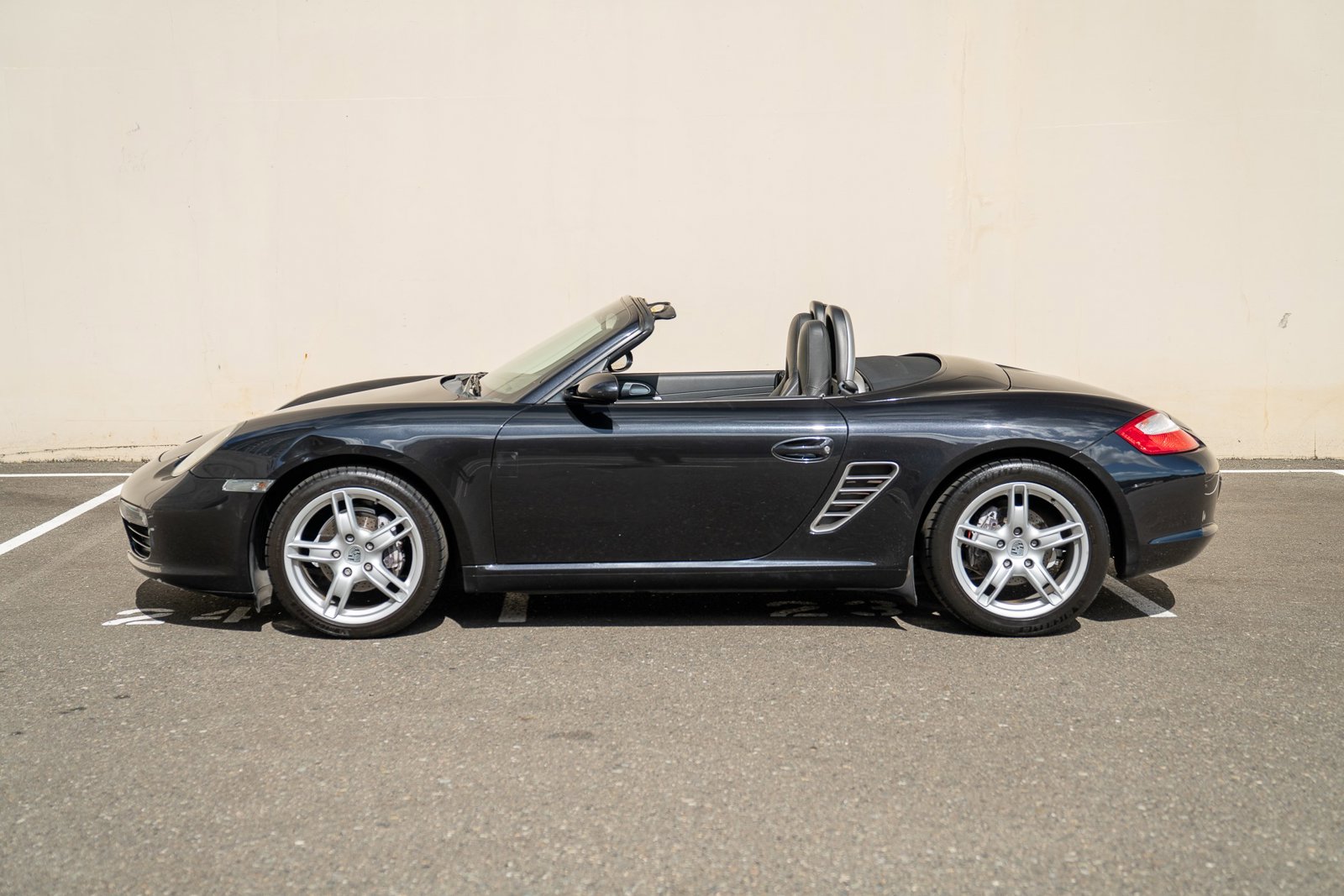 2005 Porsche Boxster Base photo 2