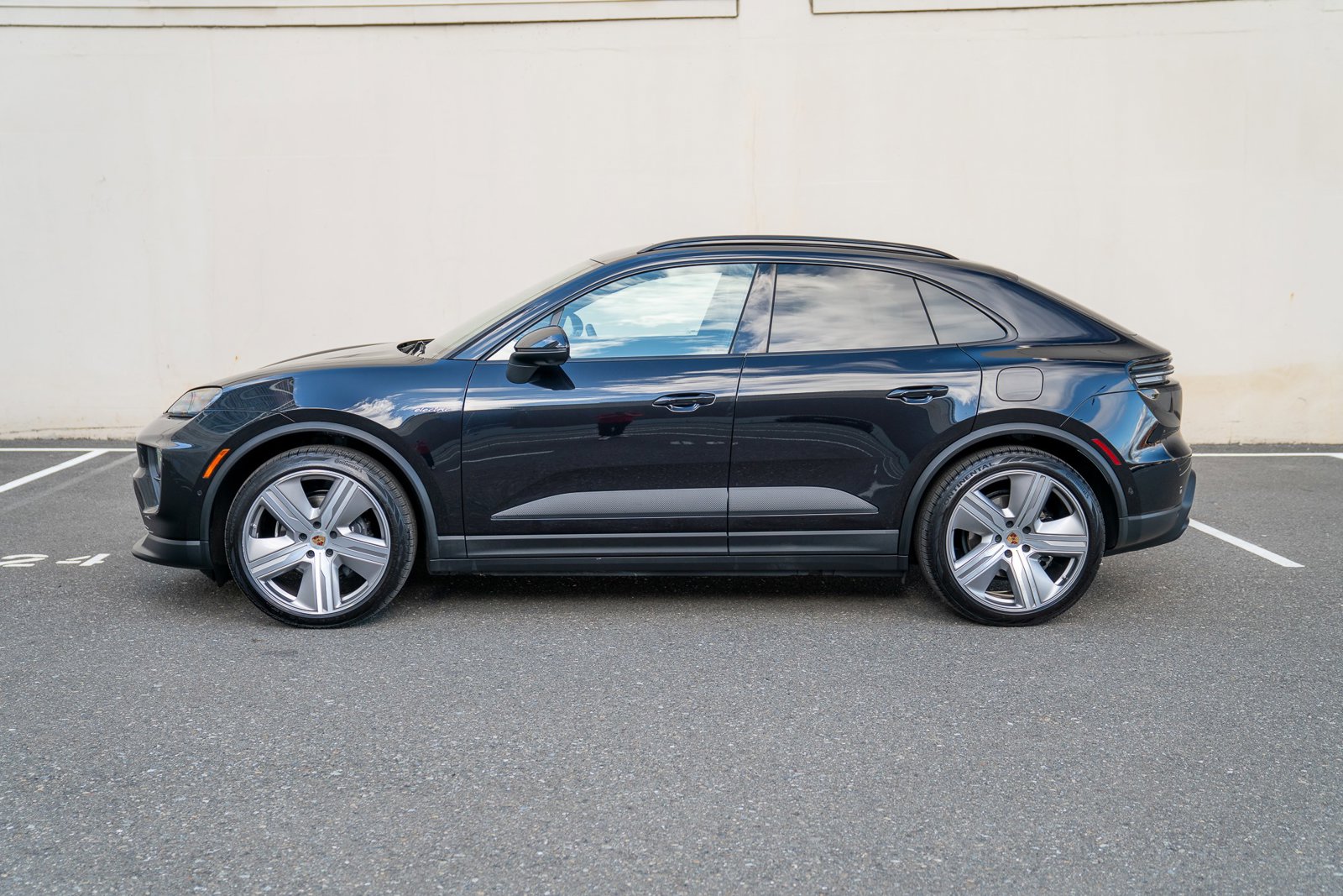 Certified 2025 Porsche Macan Base with VIN WP1AD2XA4SL075557 for sale in Bellevue, WA