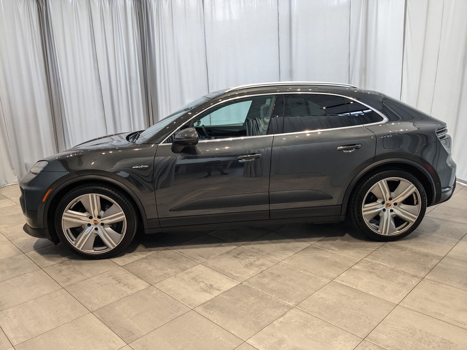 Certified 2024 Porsche Macan Base with VIN WP1AA2XA3RL000285 for sale in Bellevue, WA