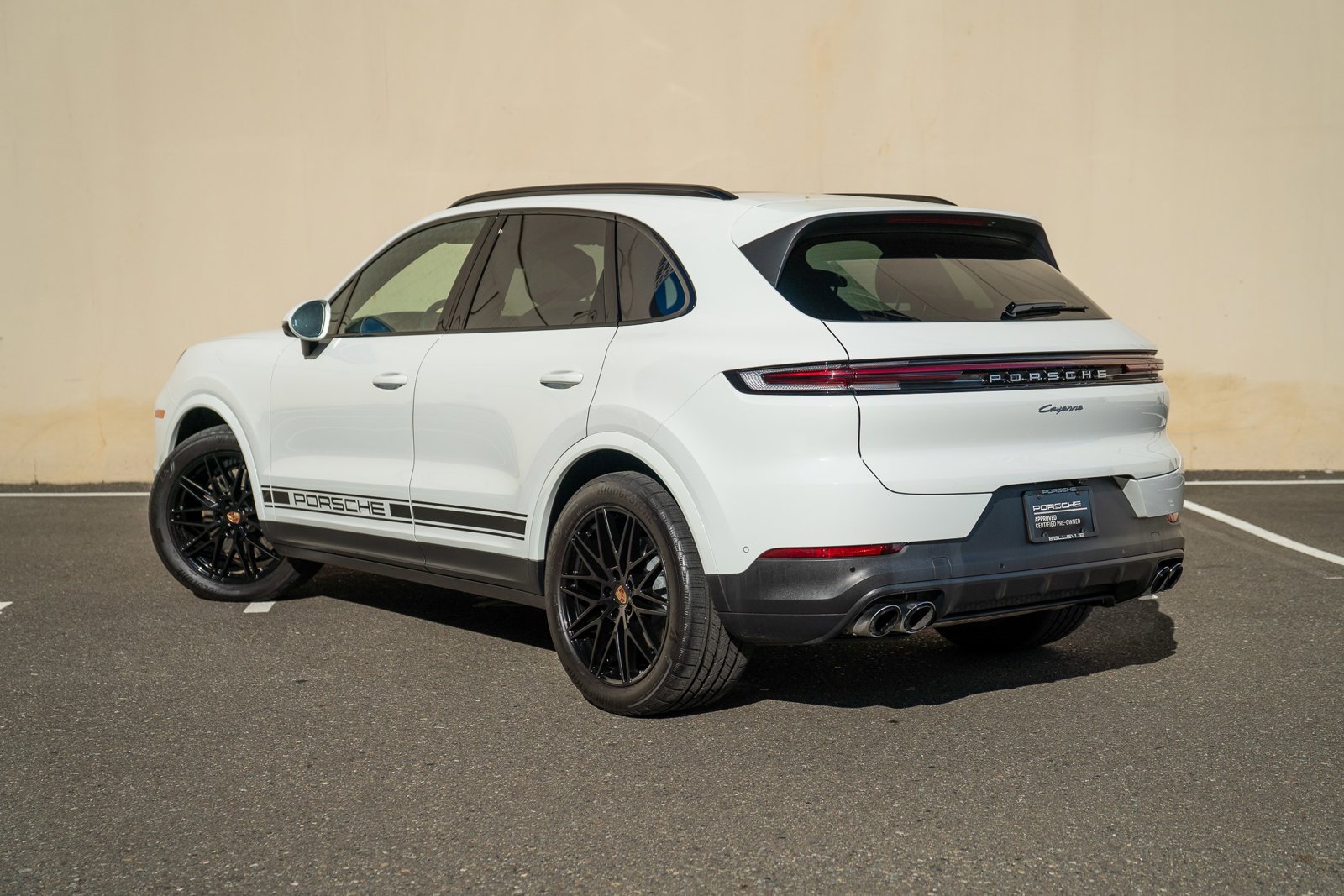 2025 Porsche Cayenne photo 2