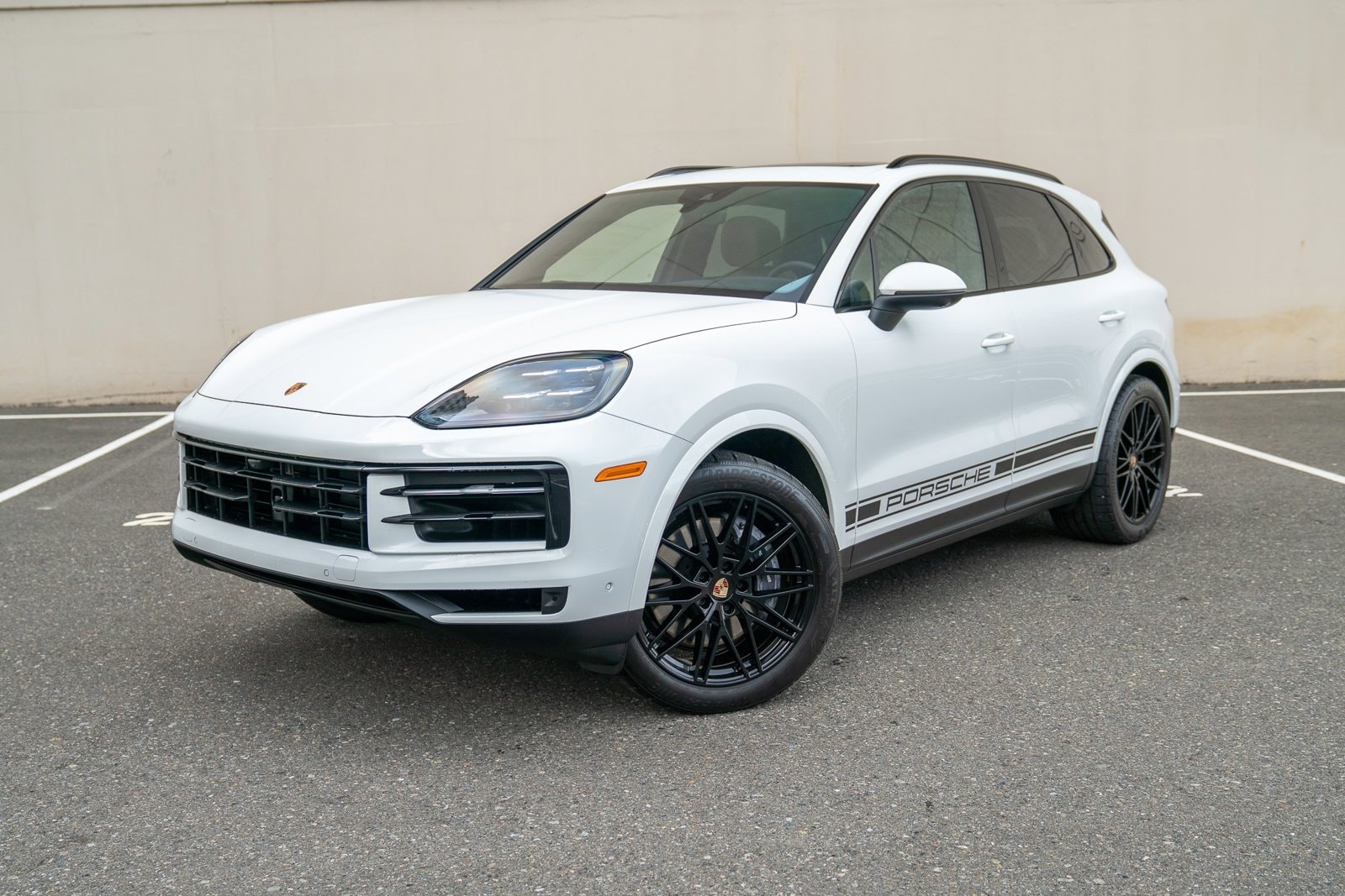 2025 Porsche Cayenne Base's photo