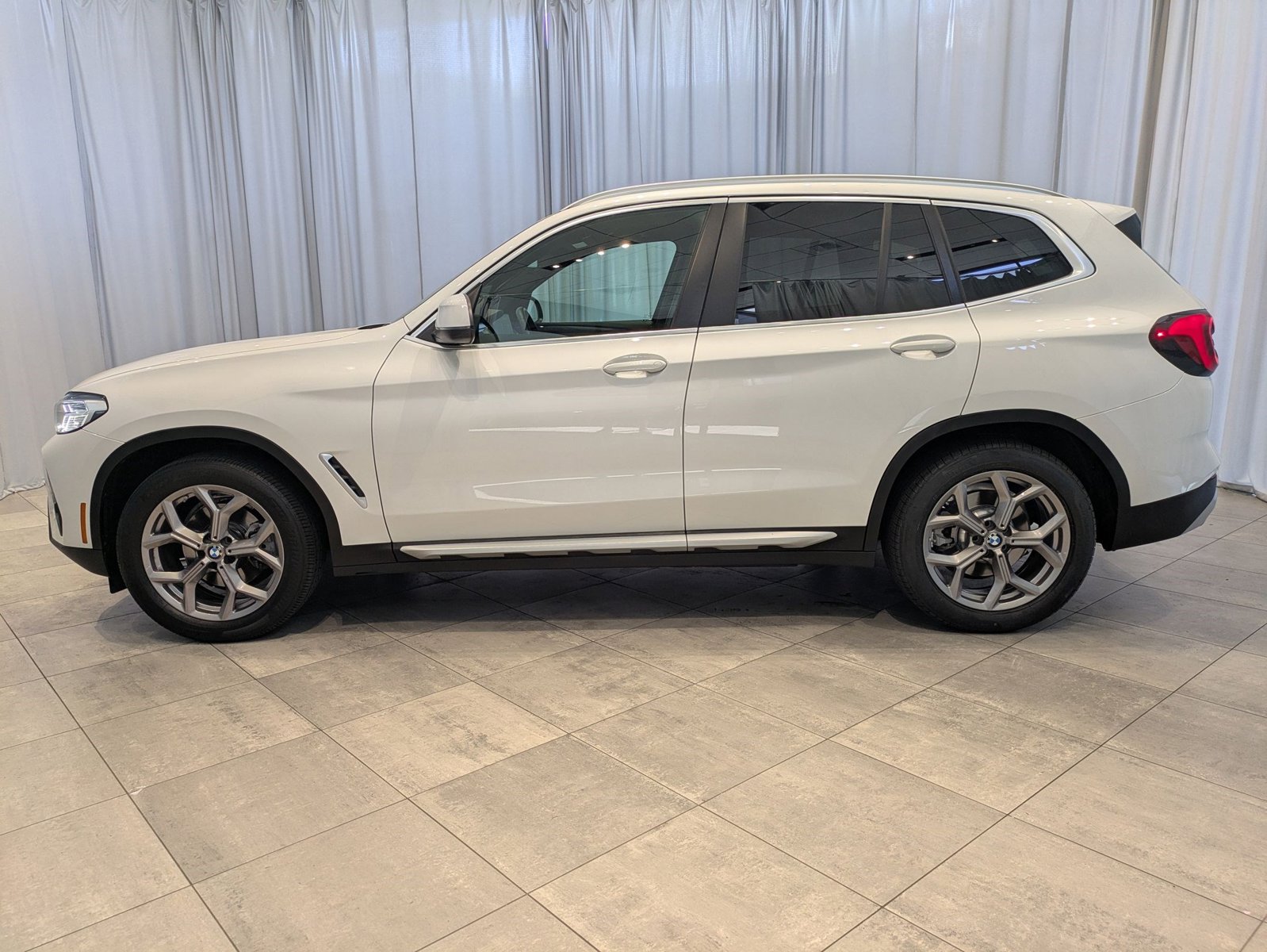 Used 2022 BMW X3 30i with VIN 5UX43DP0XN9M54764 for sale in Bellevue, WA