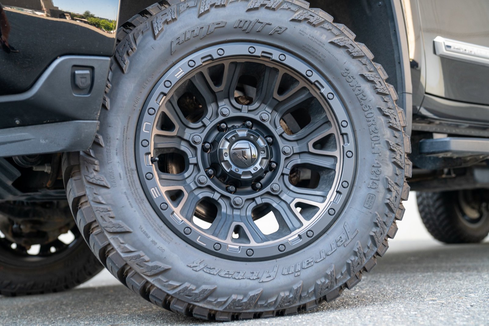 2024 Chevrolet Silverado 2500HD High Country photo 4