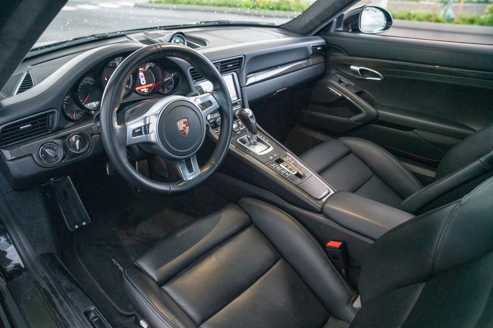 2014 Porsche 911 Turbo S Coupe photo 4