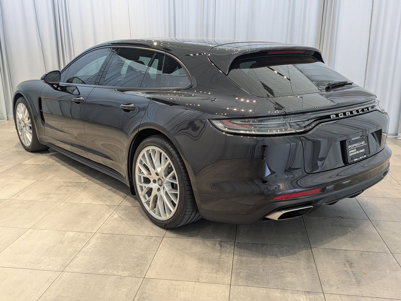 2023 Porsche Panamera Sport Turismo 4 photo 3