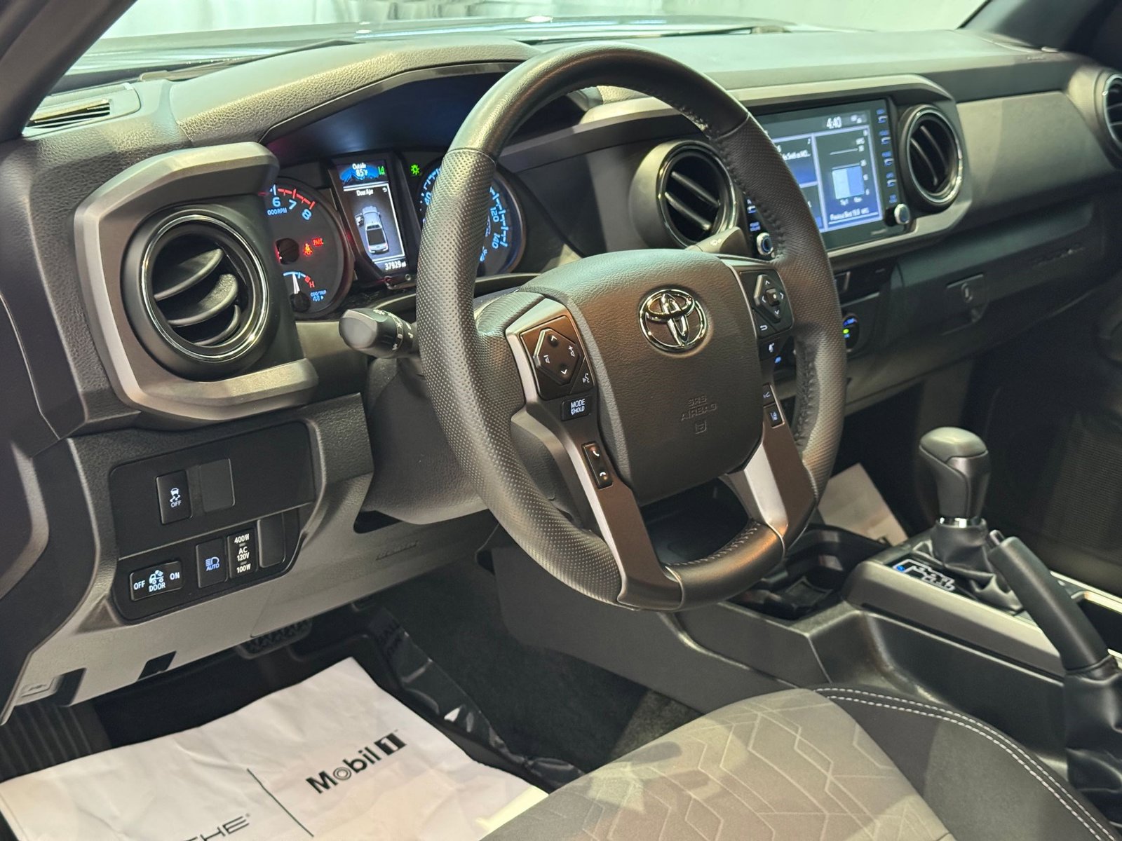 2023 Toyota Tacoma TRD V6 photo 4