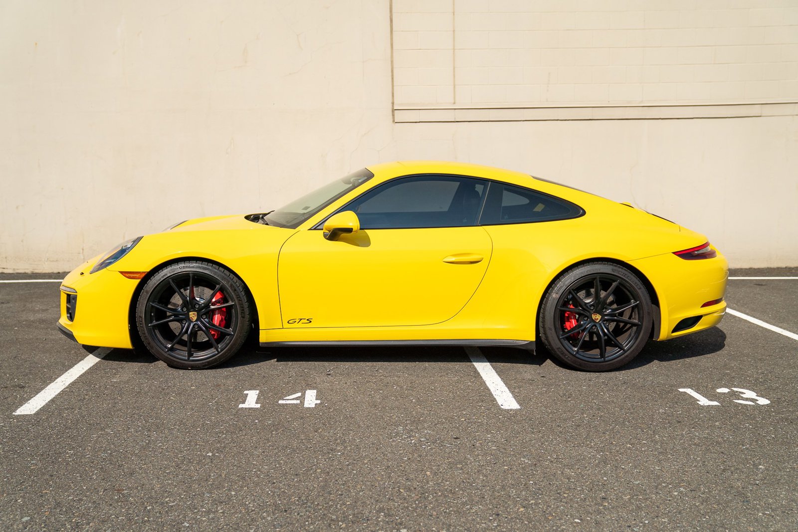 2017 Porsche 911 GTS photo 2