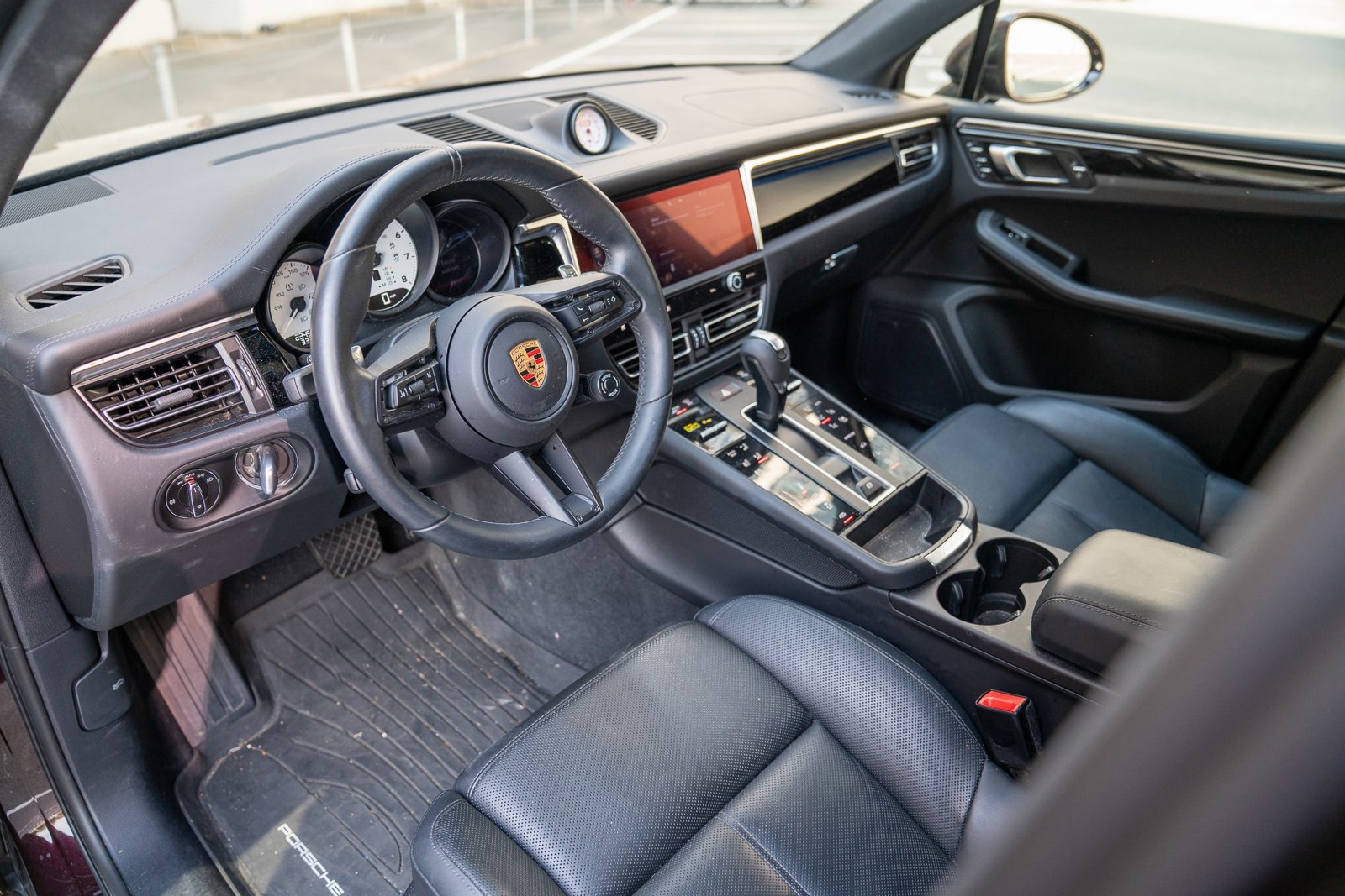 2023 Porsche Macan GTS photo 2