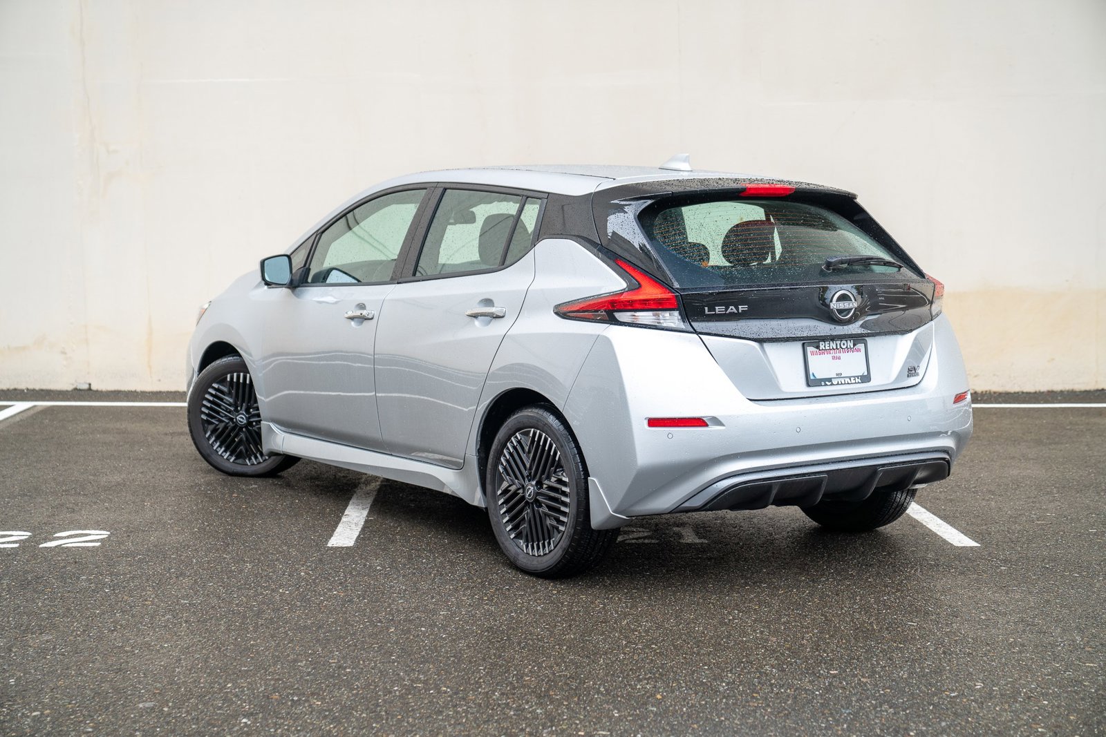 2023 Nissan Leaf SV Plus photo 3