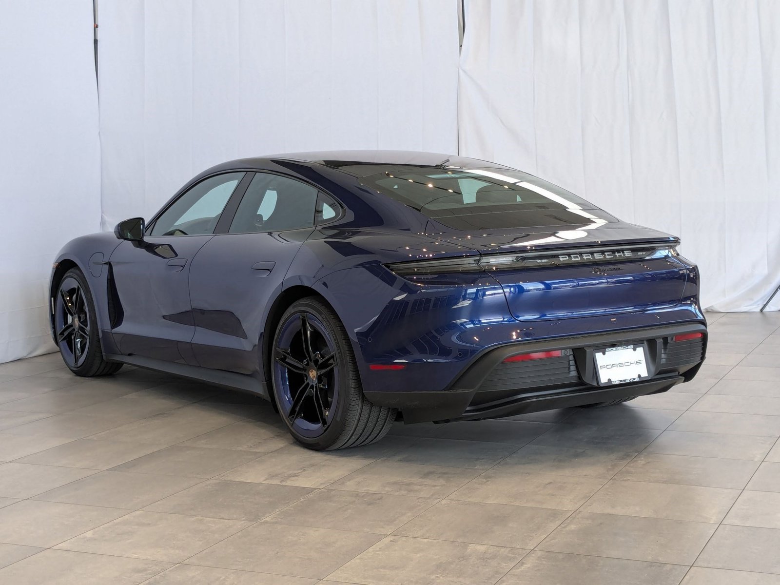 2025 Porsche Taycan photo 3