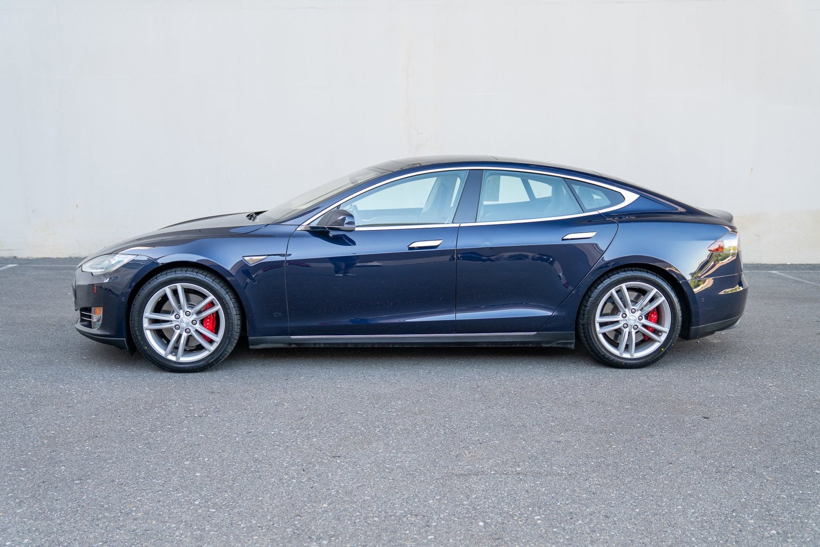 Used 2014 Tesla Model S S with VIN 5YJSA1H23EFP66735 for sale in Bellevue, WA