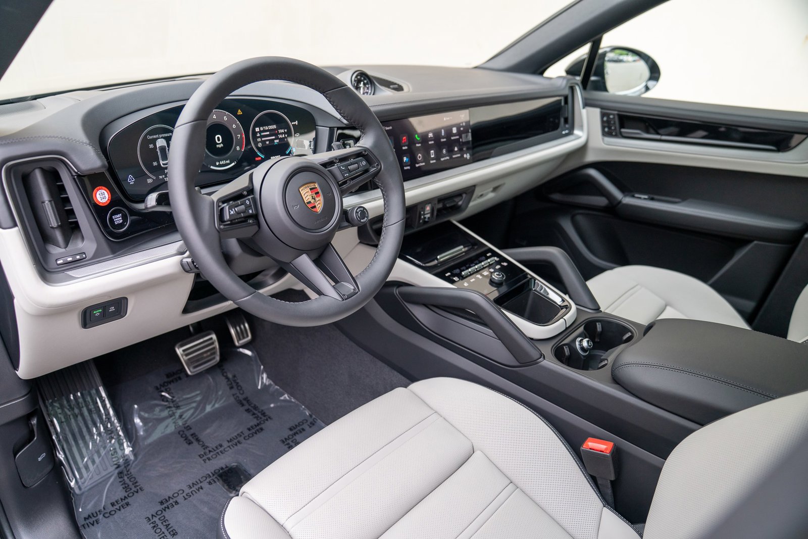 2025 Porsche Cayenne Coupe S photo 4
