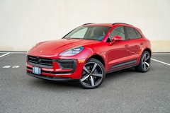 2025 Porsche Macan SUV