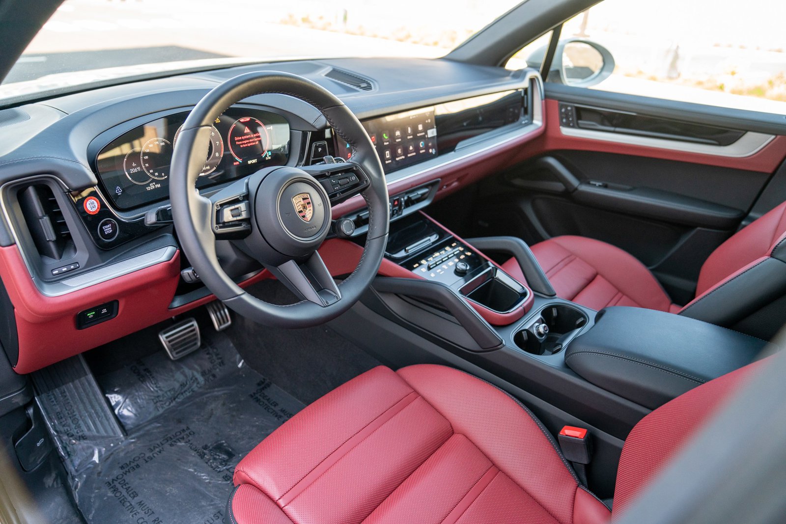 2025 Porsche Cayenne S photo 3