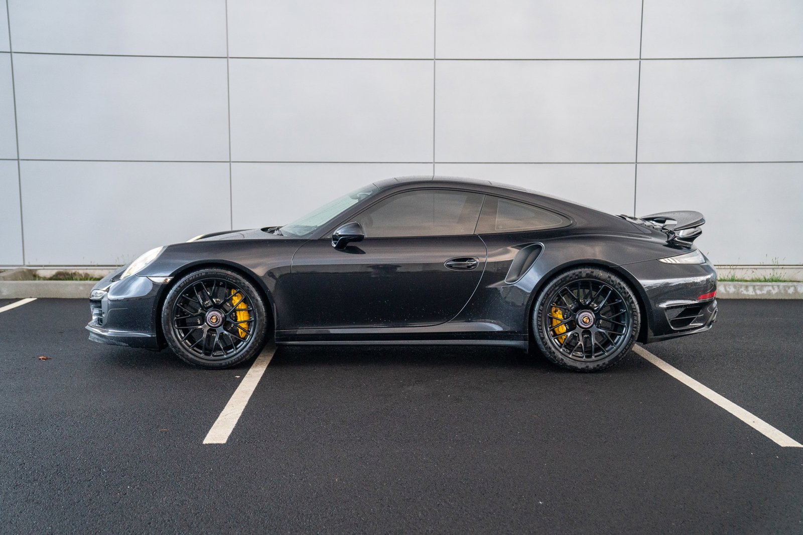 2014 Porsche 911 Turbo S Coupe photo 2