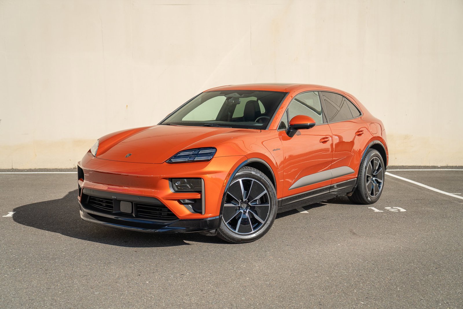 2024 Porsche Macan Turbo Electric's photo