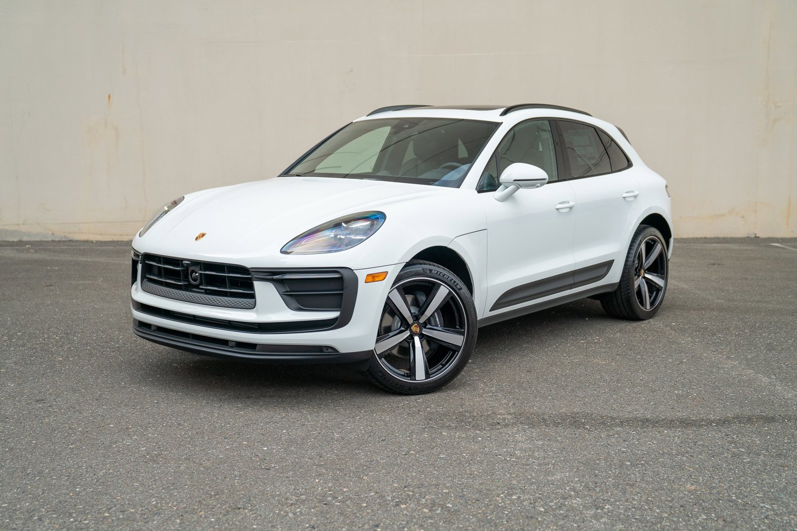 2025 Porsche Macan T's photo