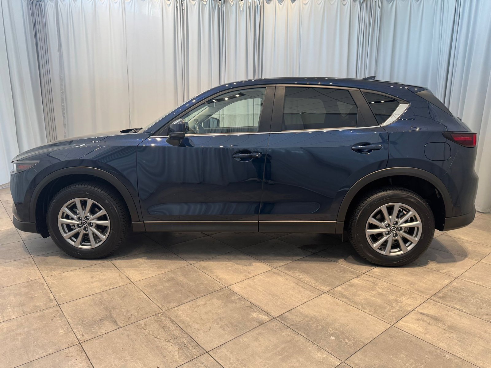 Used 2022 Mazda CX-5 S Select Package with VIN JM3KFBBM1N0564323 for sale in Bellevue, WA