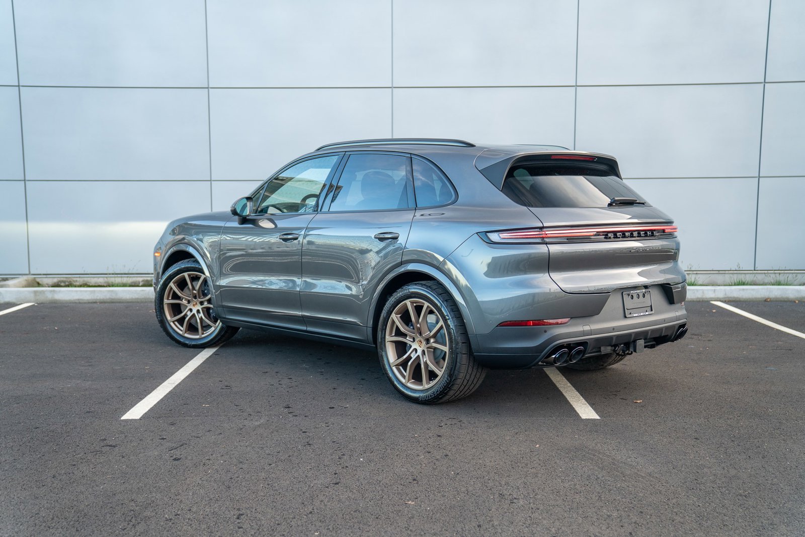 2026 Porsche Cayenne photo 3