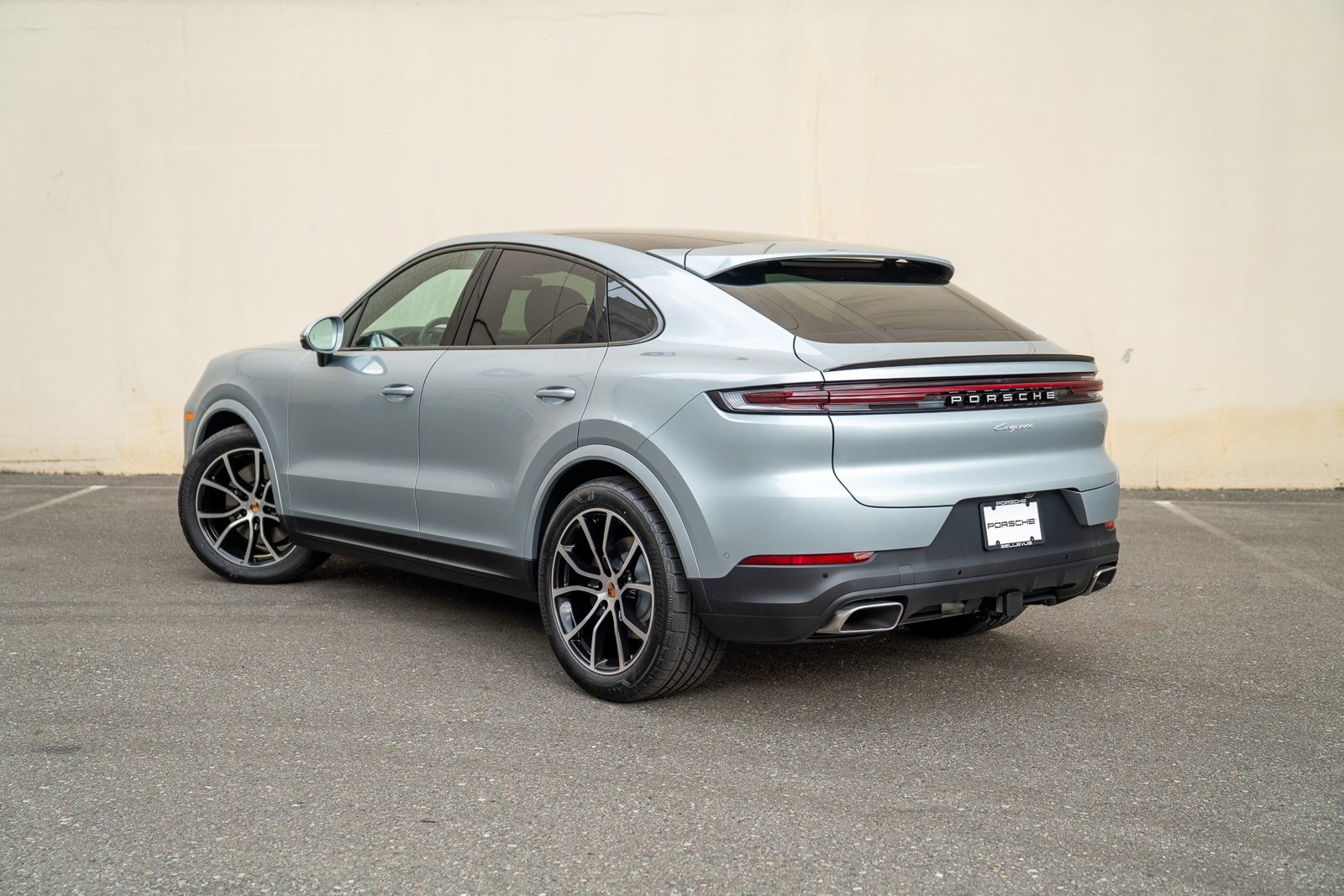 2025 Porsche Cayenne Coupe photo 3