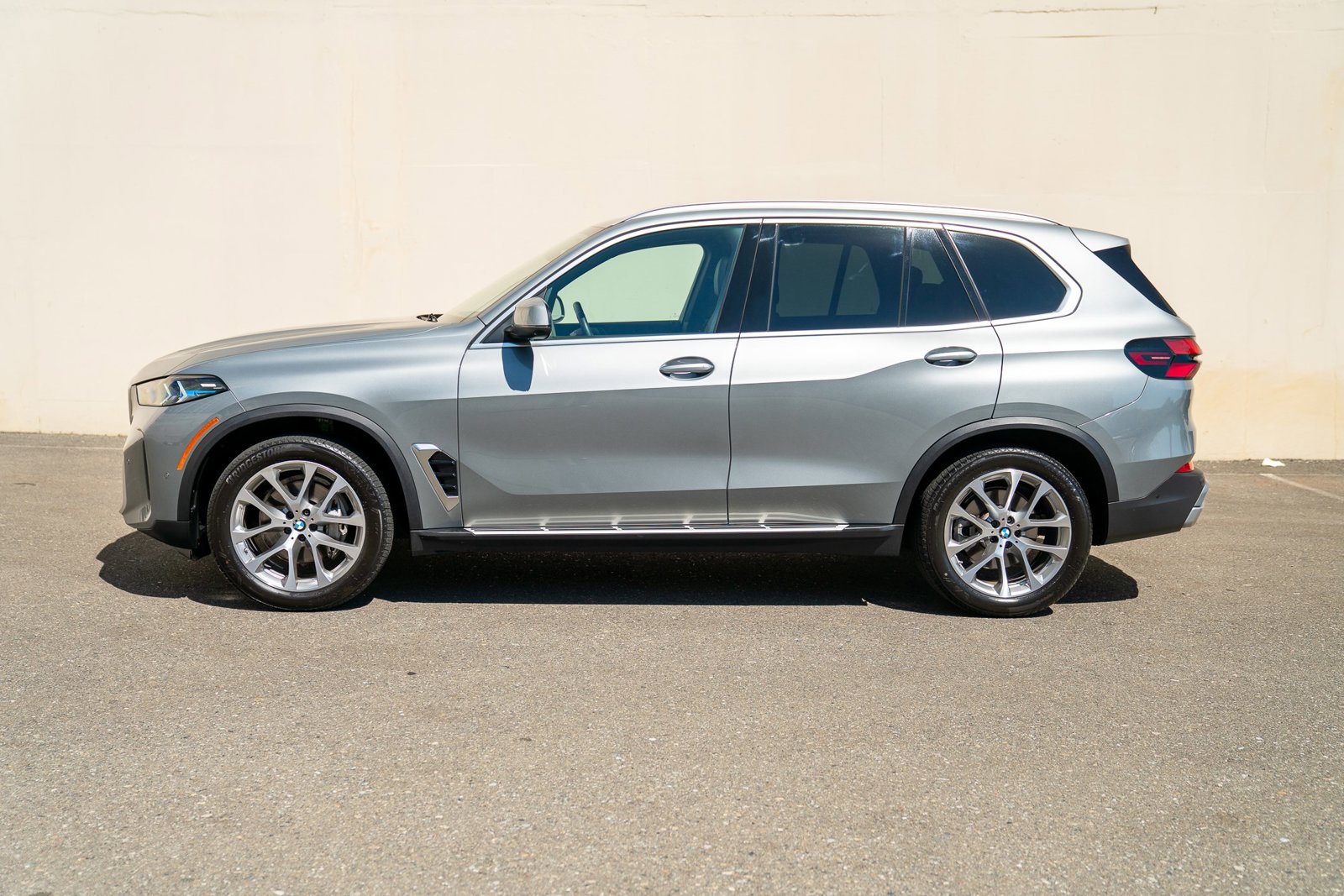 2024 Bmw X5 xDrive40i photo 2
