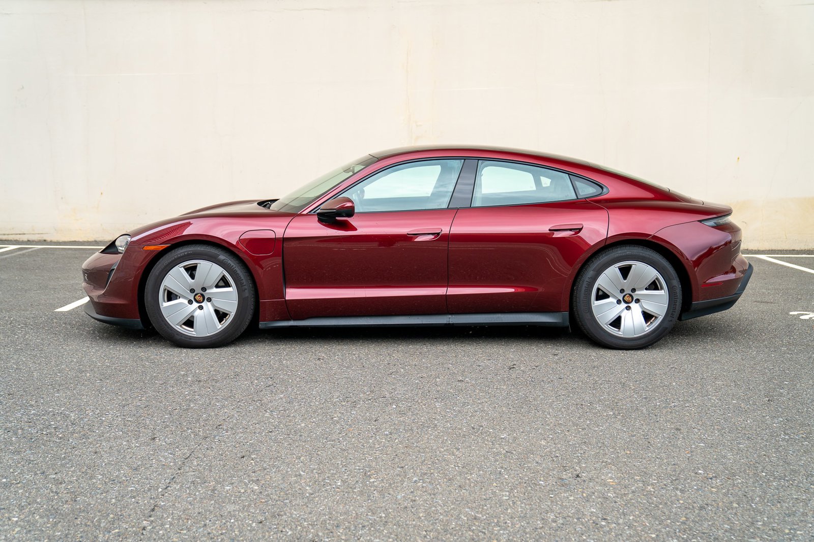 2022 Porsche Taycan photo 2