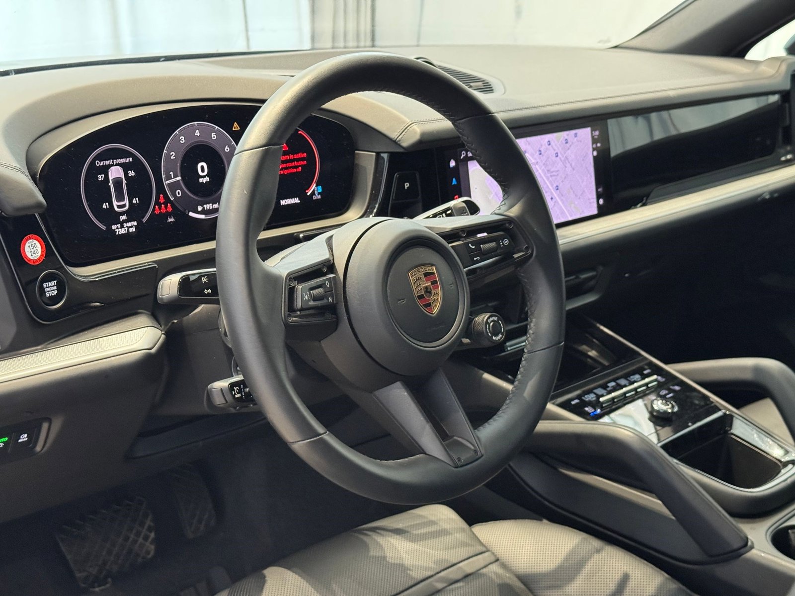 2024 Porsche Cayenne Coupe photo 4